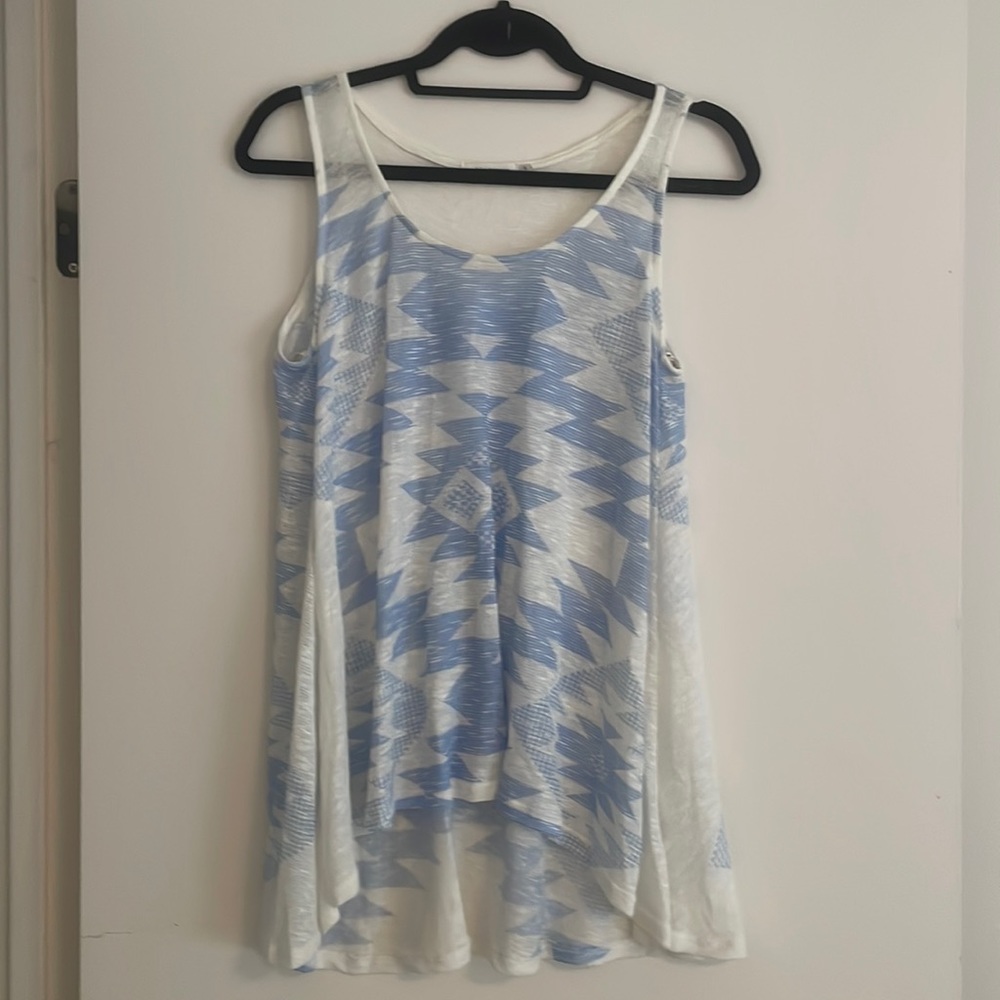Blu Pepper Loose/Flowy Blue & White Patterned Tank Top